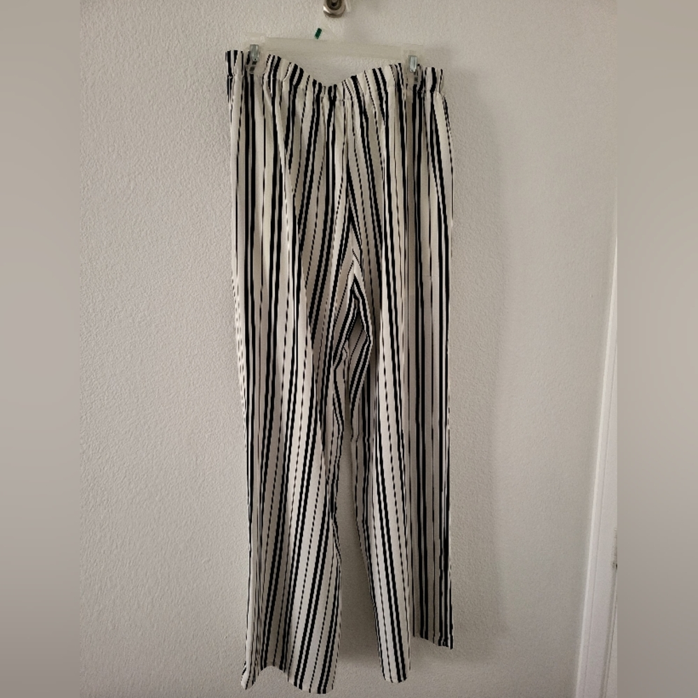 Black and white stripped pants